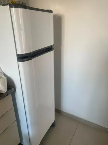 Geladeira Duplex Emaltec