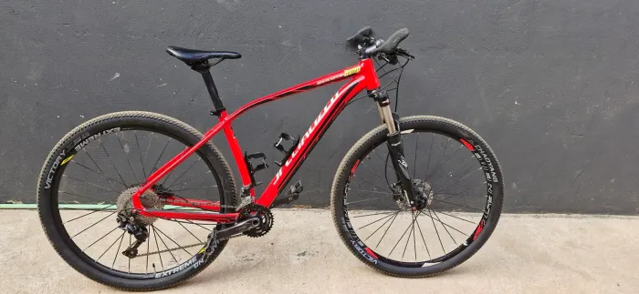 Vende-se Bicicleta Specialized Rockhopper 29