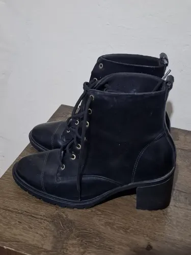 Bota feminina cano médio 
