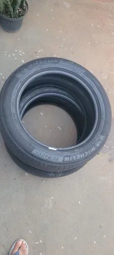 Vendo pneus usados aro 17 /215/55