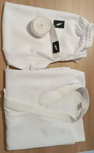 ? Kimono Jiu-Jitsu Branco + Faixa Branca | Tamanho M/A1 | Ótimo Estado