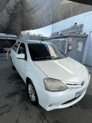 Toyota Etios X Sedan 1.5 Flex 16V 4P Mec. 2016