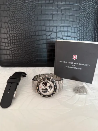 Relógio Victorinox Summit XLT