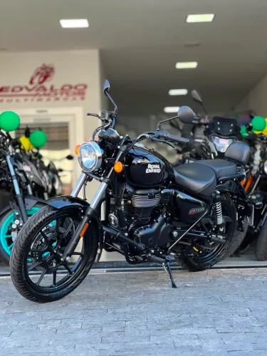 Royal Enfield Meteor 350 Black 2025