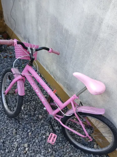 Bicicleta infantil,aro 20 usada em bom estado.contato *,não entrego itinga,ara