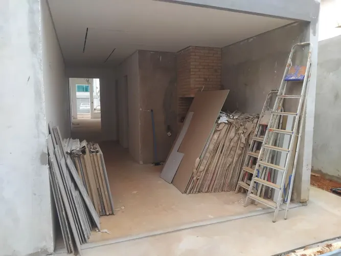 Vaga para ajudante de obra