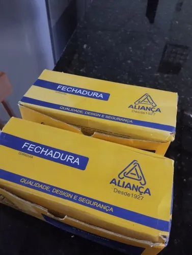 Duas Fechaduras para banheiro.
