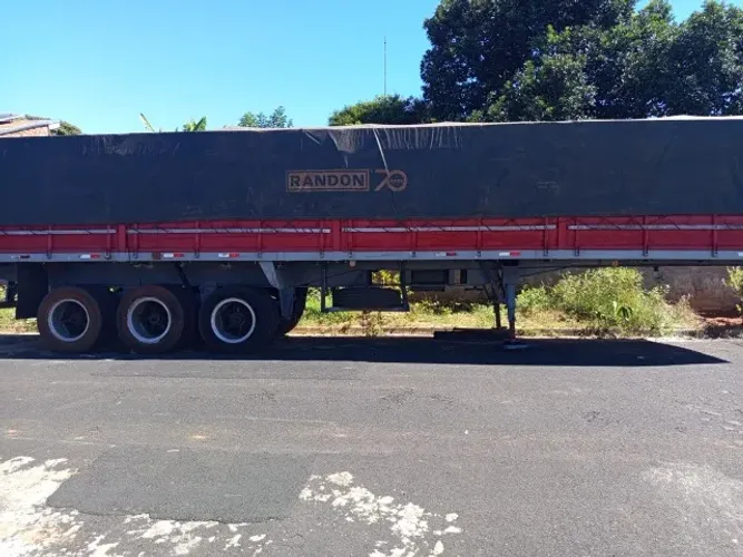 Vendo Carreta Graneleira com Lona 25000
