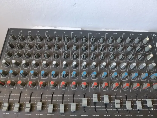 MESA DE SOM