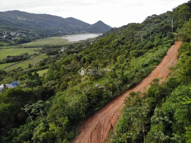 A VENDA Terreno de 1.207,73 m² localizado no Macacu - Garopaba/SC.