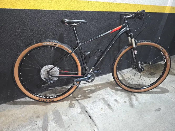 Vendo bike CANNONDALE 29 MTB tam M