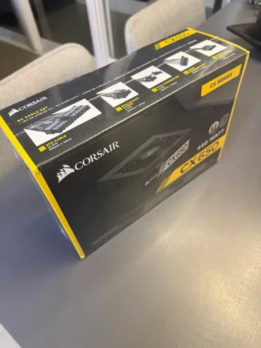 Fonte Corsair CX650, 650W, 80 Plus Bronze NOVA LACRADA