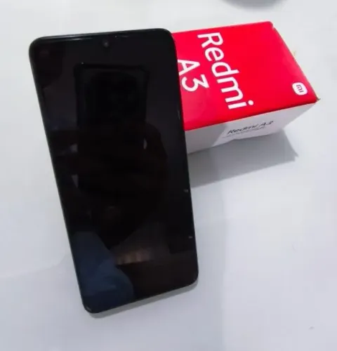 REDMI A3 usado, 128GB, 4GB ram, tela 90Hz, bateria 5000mAh. Mais detalhes na descrição.