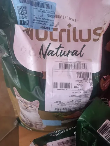 Ração seca nutrilus natural sabor salmão com arroz para gato adulto
