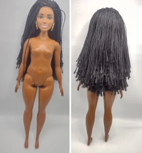 Barbie Fashionista 144 Negra Curvy de Trancinhas