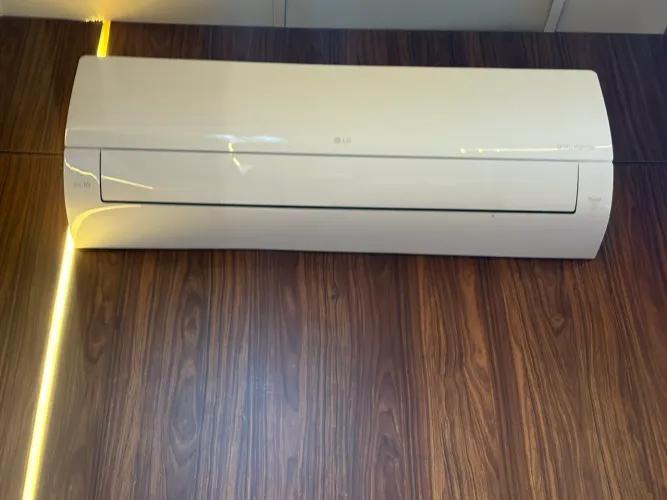Ar-Condicionado LG Dual Inverter Voice + AI 24.000 BTUs Frio 220V - Branco