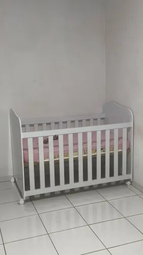 Berço em ótimo estado, usado poucas vezes, 3 meses de uso.