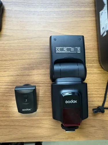 Flash Godox TT520 II para Canon