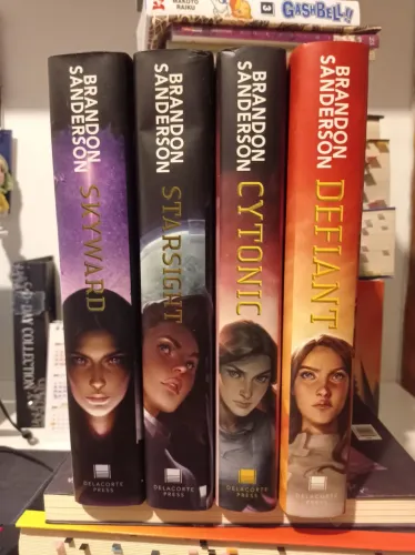 Série Skyward (ed em inglês da delacorte presa) - Brandon Sanderson