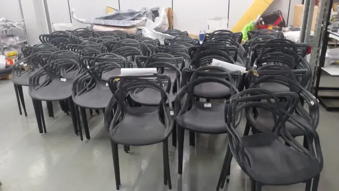 90 cadeiras cor preta para várias utilidades cadeiras novas resistente