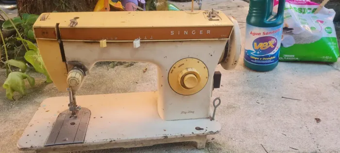 Maquina de costura singer eletrica 