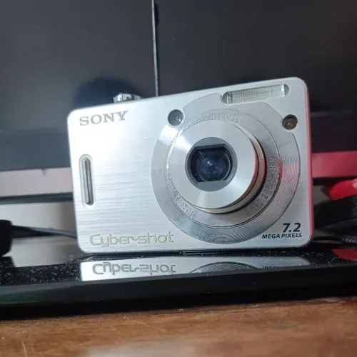 sony cybershot DSC w70