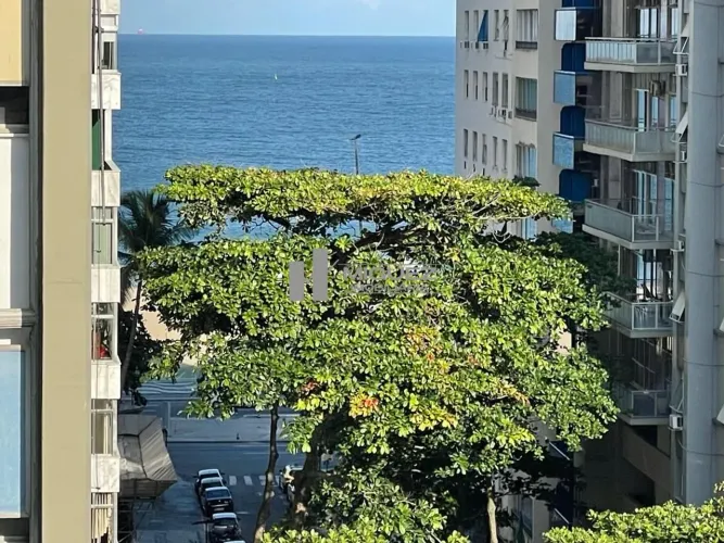 Copacabana | Quarto e Sala Mobiliado, de Frente, Próximo ao Metrô e à Praia