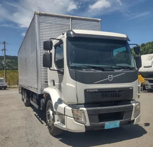 VM 270 - 6X2 - 18/18 - R$ 300.000,00