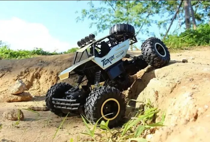 CARRINHO DE CONTROLE REMOTO 4X4 OFF ROAD 37CM + BRINDES