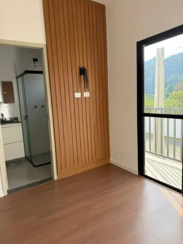 Sobrado para aluguel possui 90 metros quadrados com 3 quartos em Taboão - São Roque - SP
