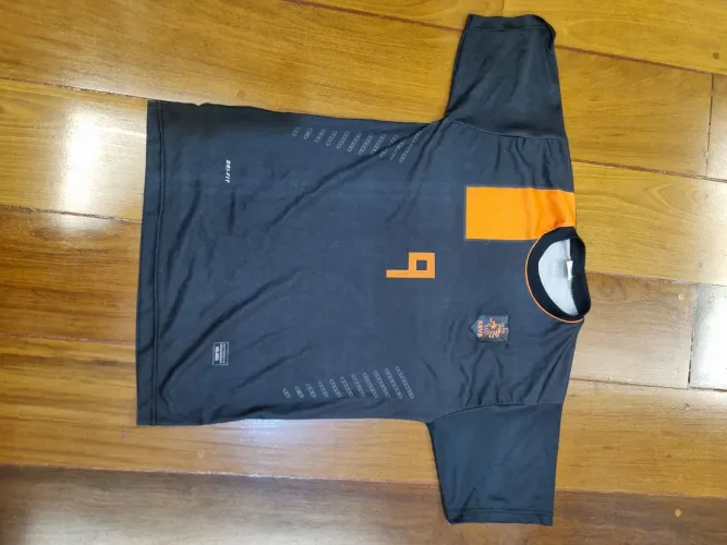 Camisa Holanda Van Persie preta e laranja