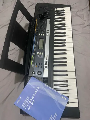 Teclado Yamaha Psre243 usado C/suporte 