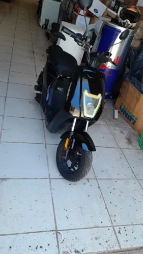 Scooter elétrica