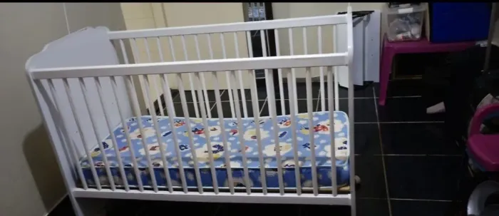 Vendo Berço Infantil com Colchão R$300,00