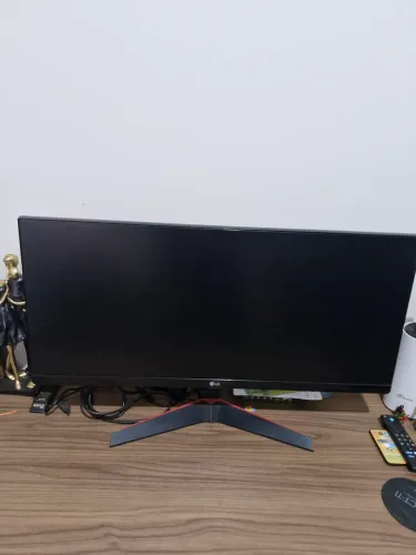 Monitor Ultrawide IPS