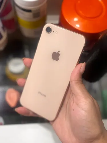 ? iPhone 8 64GB Apple - Ótimo Estado, Câmera Top!