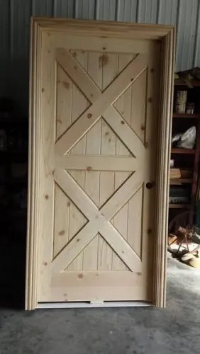 Porta de madeira de palete pinus