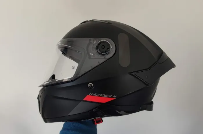 Capacete MT Thunder 4