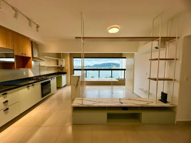 Apartamento à venda com 2 dormitórios, suíte e lazer completo na Ponta da Praia