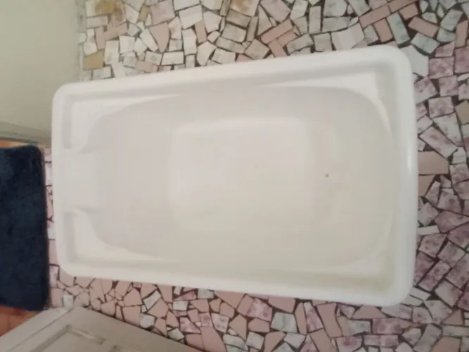 Vendo Banheira com Suporte.