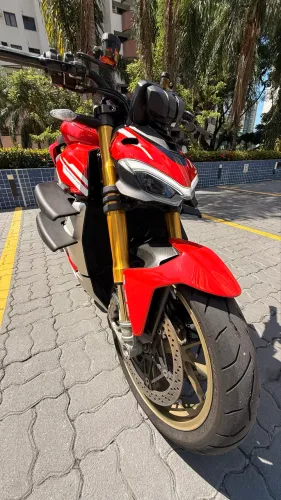 Ducati Streetfighter V4s 2021 