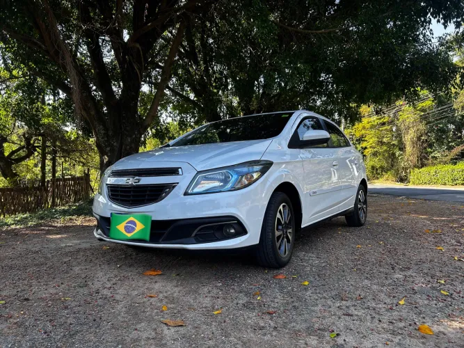 Chevrolet Onix Hatch LTZ 1.4 8V Flex Power Mec. 4P 2014