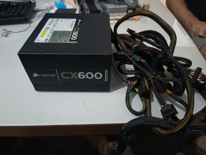 Fonte corsair cx 600w