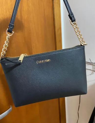 Vendo bolsa Calvin Klein, preta, nova