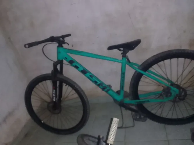 Bike aro 29 marca GTS M1 com defeito trocar tenho interesse em um iPhone 11 64gb