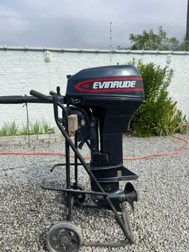 Motor evinrude 15hp ANO 98