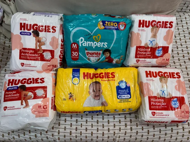 Vendo pacotes de fraldas por 100 reais