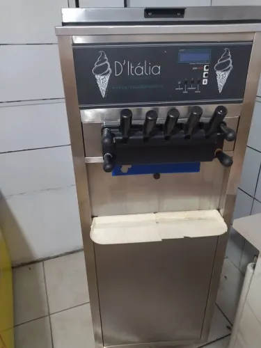 Oportunidade máquina de sorvete e açaí expresso