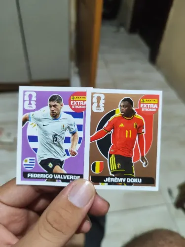 ? Figurinhas Extra Sticker Panini FIFA - Valverde e Doku!