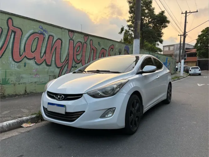 Hyundai Elantra GLS 1.8 16V Aut. 2012
